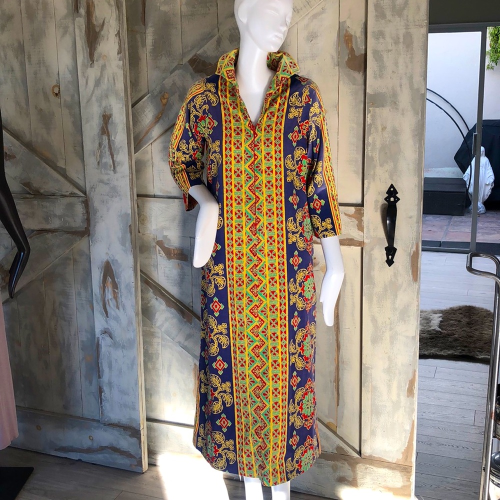 Vintage floral models house coat